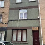 Appartement Spacieux Avec Terrasse Et Garage Prive